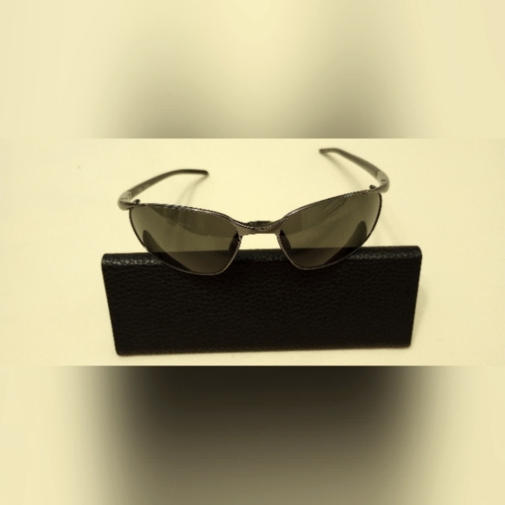 BOLLE vintage sunglasses/metal front frames